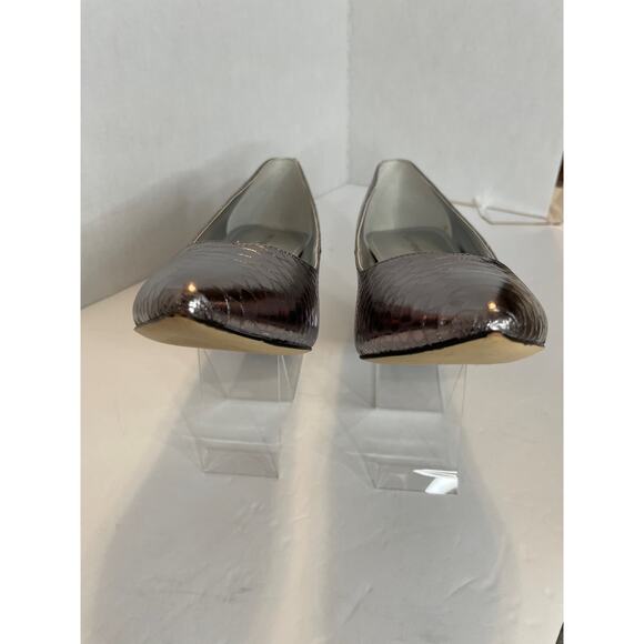 LIKE NEW MARC FISHER HEELS - Picture 3 of 5